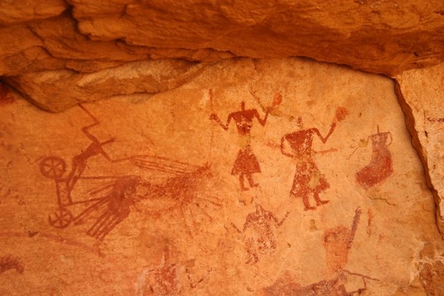 Jebel-Acacus-Cave-paintings-3-756757